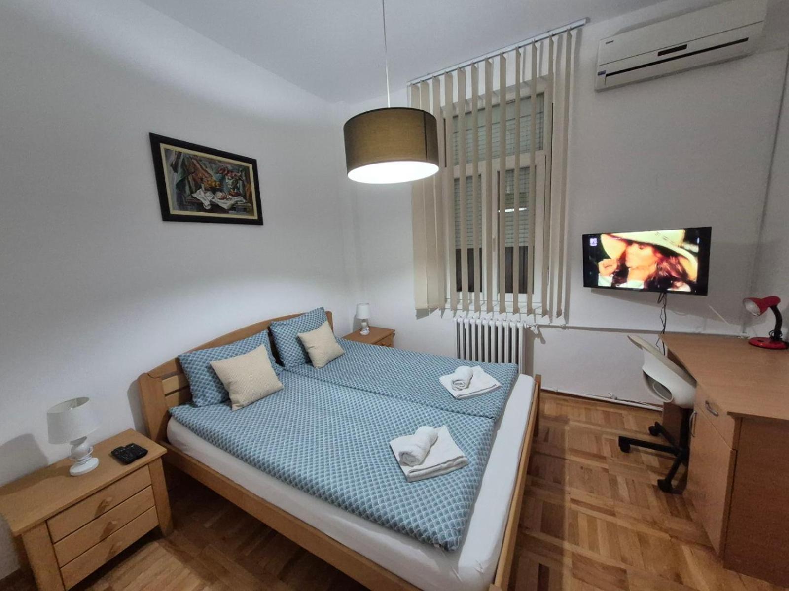 Republica Lägenhet Belgrad Rum bild